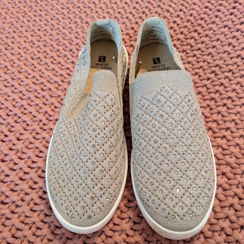 White Mountain Women's Sparkling Gray Slip-On Sneakers